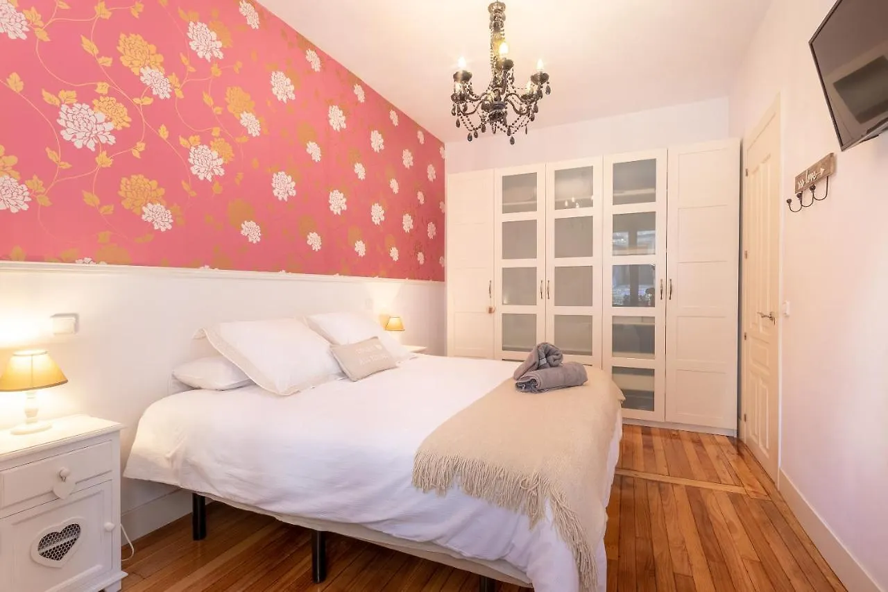 Apartment Between Old Town & Guggenheim!! Private Parking Bilbao 0*,  Španělsko