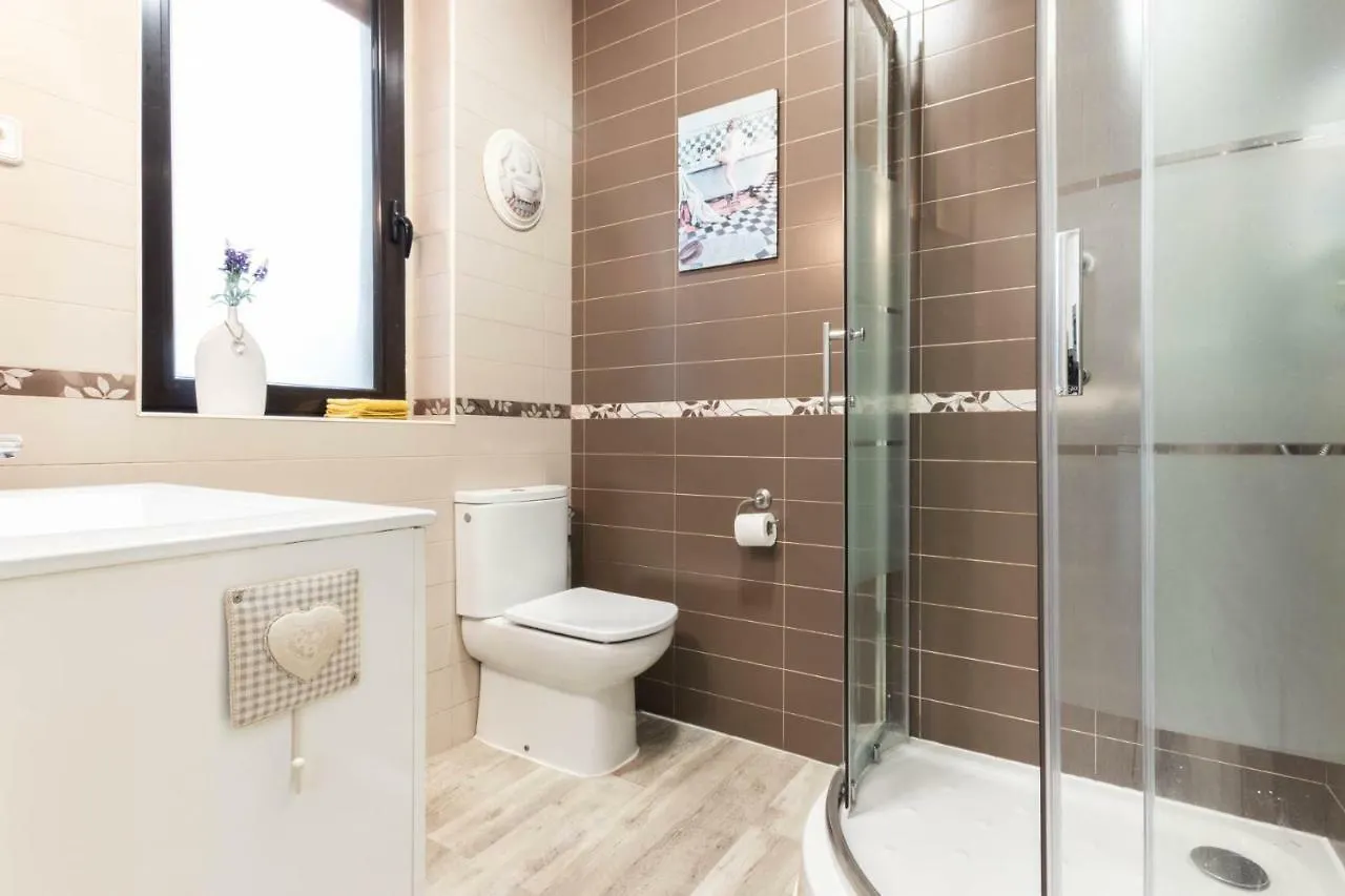Apartment Between Old Town & Guggenheim!! Private Parking Bilbao